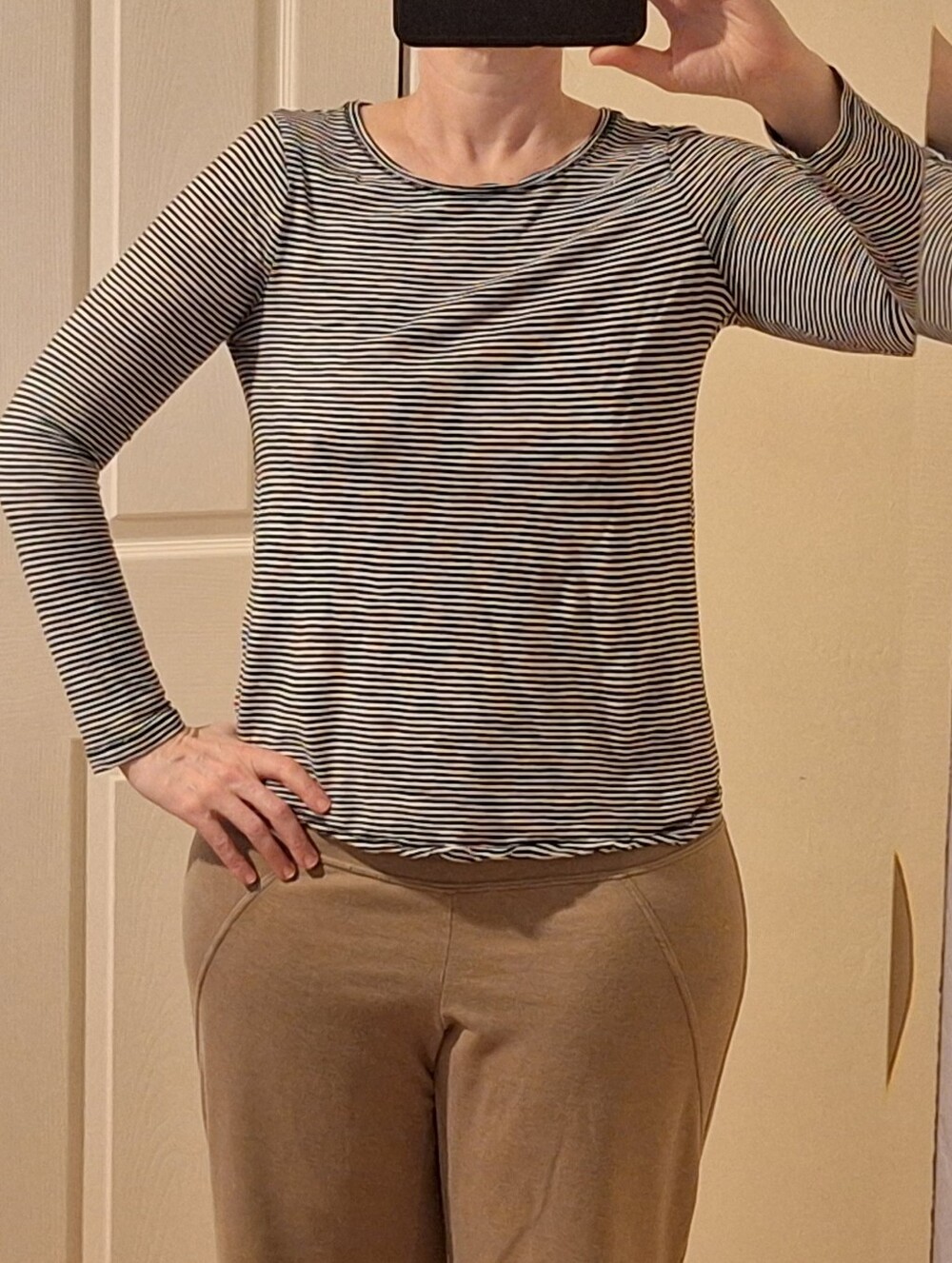◼️✨️BANANA REPUBLIC✨️◼️Black/White Stripes, Long Sleeved Tee